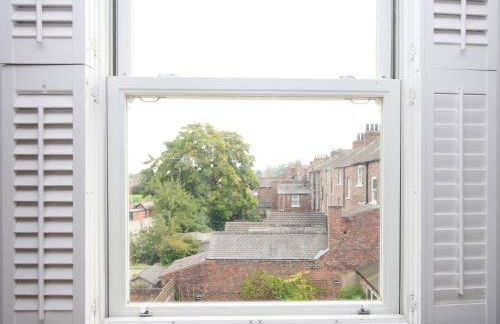 Apartment 11 Bluebridge with Free Parking - Photo 38