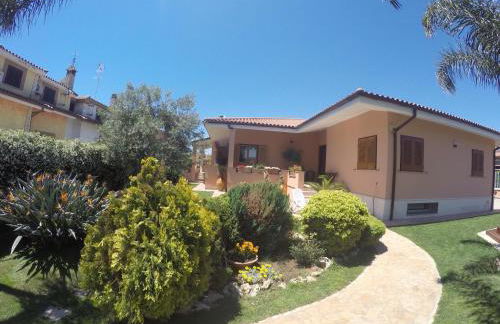 VILLA NEVADA Esclusiva con PISCINA Privata, Il Tuo Angolo di Pace a 5 Minuti dal MARE e 20 Minuti da ROMA - Photo 23