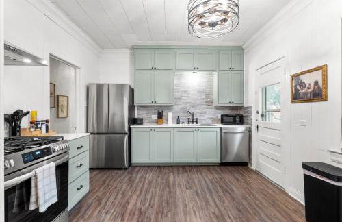 Evergreen Manor Private Pool 3BR No Stairs Retreat - Foto 38