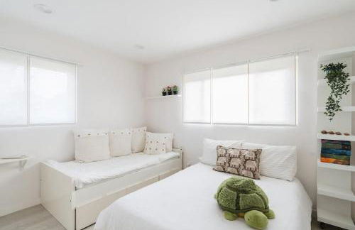 Spacious and Bright 5-bedroom Oasis Pool and Yard - Foto 48