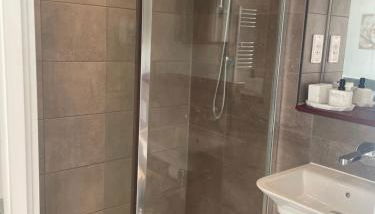 2BR 2BA Top Floor Penthouse Apartment in RG2 - Ideal for Business Travellers & Contractors, Free Parking & Sleeps Up To 6 - Foto 4