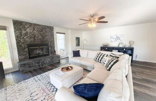 Lakefront Home-3BD25BADockGrillFirepitKayaks - Foto 8