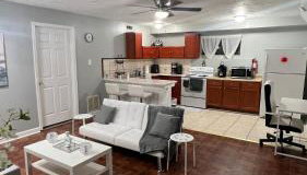 Cozy and Spacious Private Basement - Foto 1