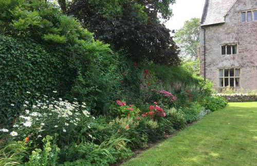 Welsh Gatehouse, Historic Castle which can cater for Electric Vehicle - Foto 35