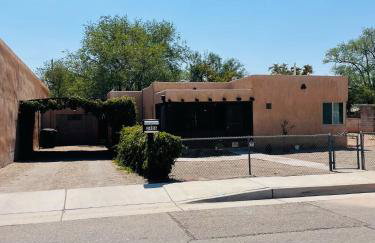 Vintage charm vacation home with modern comforts near Old Town - Foto 9