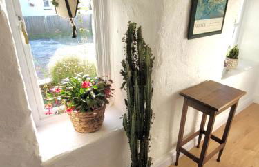 Idyllic Cornish Cottage, Superking bed, private garden dogs welcome - Photo 25