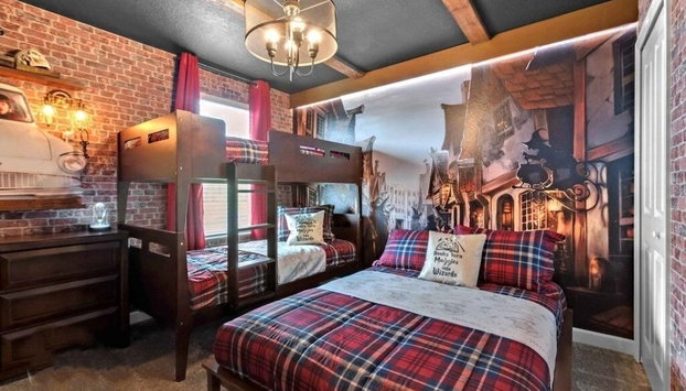 6 Bedrooms S / Storey Lake Home by RedAwning - Foto 5, Habitación