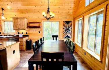Group Lake Cabin with Ping Pong Table Loaded with Kayaks in Wisconsin - Foto 63