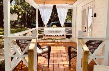 Adorable French Cottage style - 1 bedroom. - Foto 12