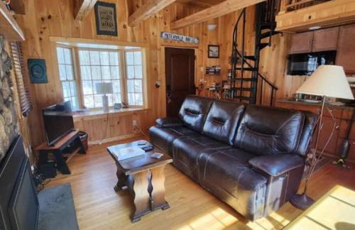 Private Cabin on 1.7 acres w/ Fireplace White Mtns - Photo 5
