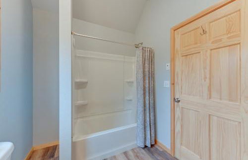 Soldotna Home with 2 Living Areas and Spacious Porch - Photo 19