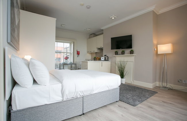 St. Stephen's Green Apartments - Photo 3