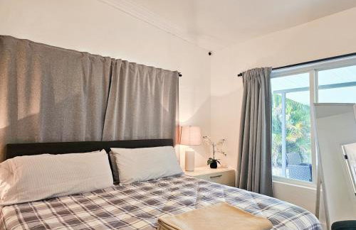 Modern 3BR Home Near Holycross Hospital - Foto 46