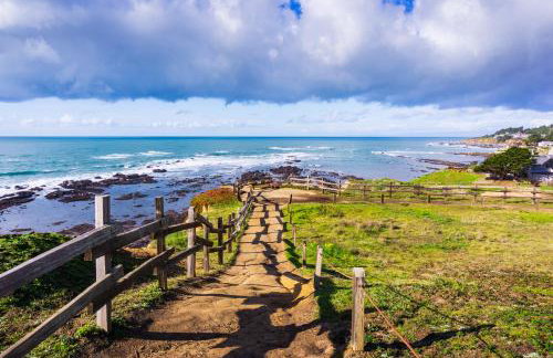 1 block to beach, Private Hot Tub, Fire Pit and BBQ - Foto 37