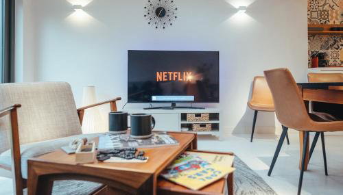 5 Bed Family Home- Free Parking - Foto 5