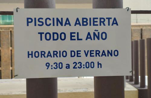 A 50 metros del mar y en 2 paradas de bus estas en el centro de Alicante - Foto 17