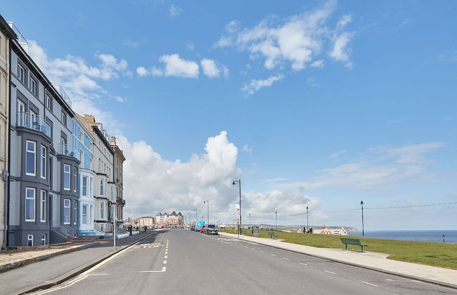 Host Stay Sea Watcher - Photo 4