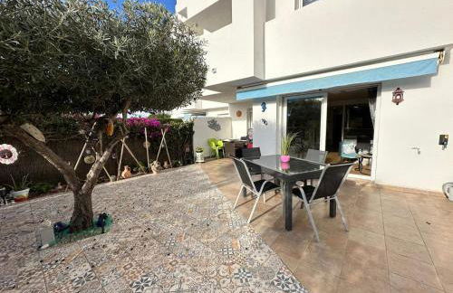 Bonito apartamento con gran terraza y piscina comunitaria AV-08 - Foto 37