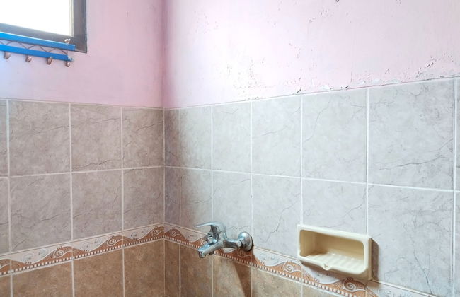 Villa Yustisia Curug 7 Cilember - Foto 38