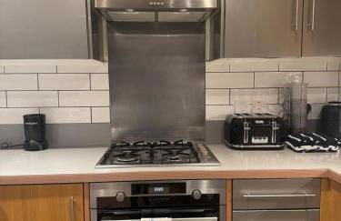 Luxury flat with FREE parking & easy tube access! - Foto 24