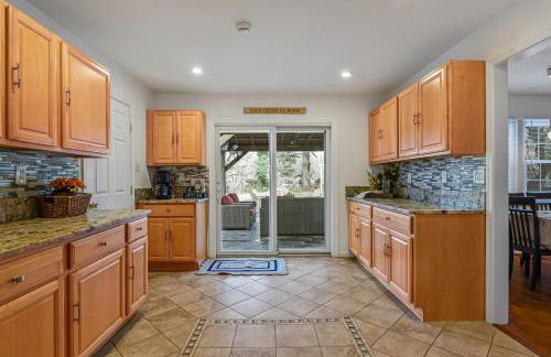 Cozy 4BR Retreat - Private backyard, Gazebo & Grill - Foto 6