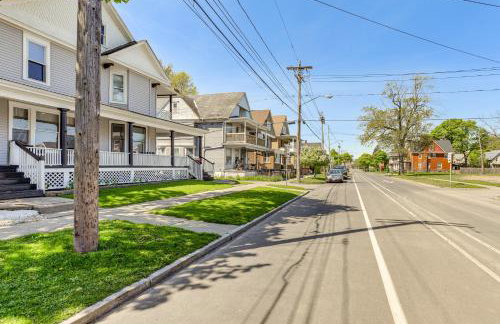 Walk to Niagara Falls! Family Home with Yard - Foto 3