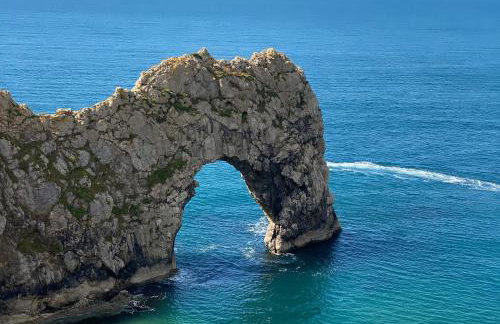 SeaView Sleeps 4to6 Pet friendly Parking - Photo 35