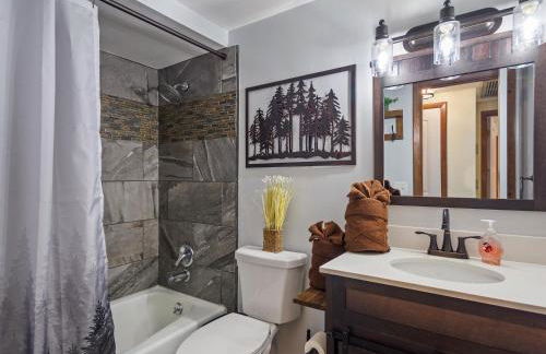 Serene Lakeside Retreat- 3 Bdr Romantic Getaway - Foto 19