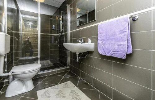 Countyside Retreat Six Bedroom Villa with Pool - Foto 11