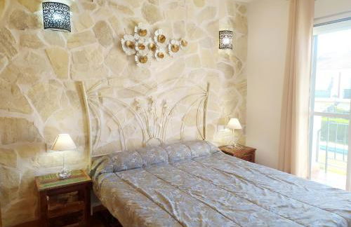 Gran adosado de esquina muy cerca de la playa en la Antilla - Foto 5