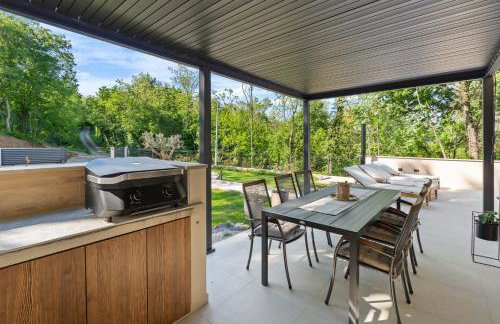 Charming Villa Harmonia with Heated pool and Indoor Jacuzzi surrounded by nature - Photo 21