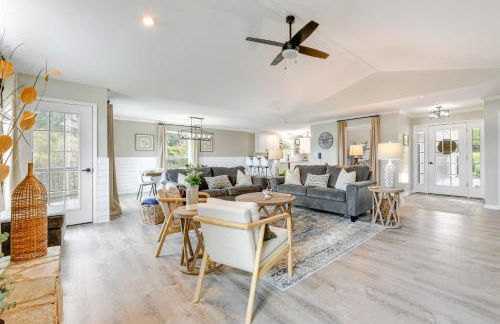 Lakefront Sherrills Ford Haven with Boat Dock! - Foto 5