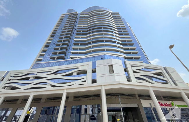 Luxury 1B With Balcony in Blue Wave Tower Dubai - Photo 29
