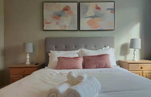 Book Now! 8-Min to Metro - King Bed- Old Town Central Retreat - Floyd's Freedom - - Foto 32