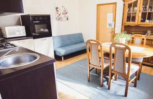 Kuća za odmor BARBARELLA - prostrani 2BR apartman, parking & WiFi - Foto 8