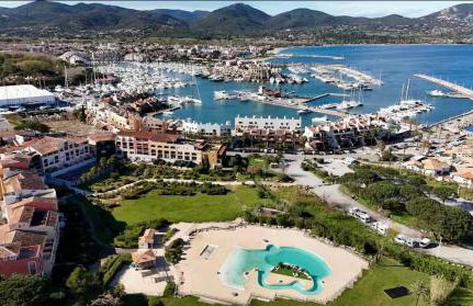 Proche St Tropez refait à neuf bord de plage et piscine - Foto 16