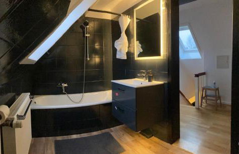 Kaffee, Klima, Klappsessel - Zentrale FeWo für 5 Gäste, Nähe Bahnhof - Photo 5