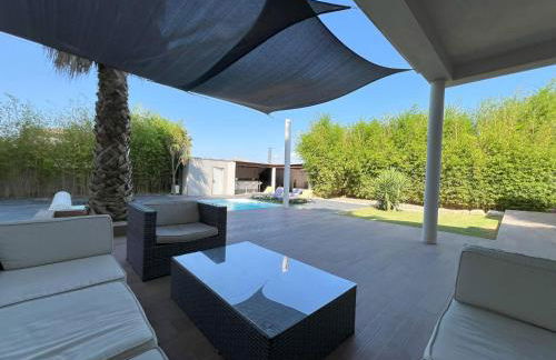 Villa d'architecte avec piscine chauffée, 4 chambres, à 30 mn Gruissan plage - Foto 4