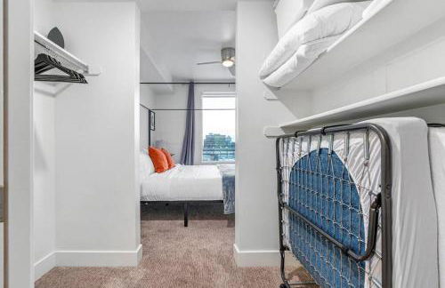 Lux Apt -PoolHotTubGymPrkg-View! - Foto 30