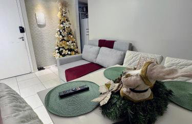 Flat com 2 Qts próx a praia, shoppings, mercados, restaurantes e padarias - Foto 1