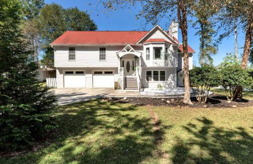 Spacious 5BR Family Retreat Near Mall of GA Sleeps 13 - Foto 1