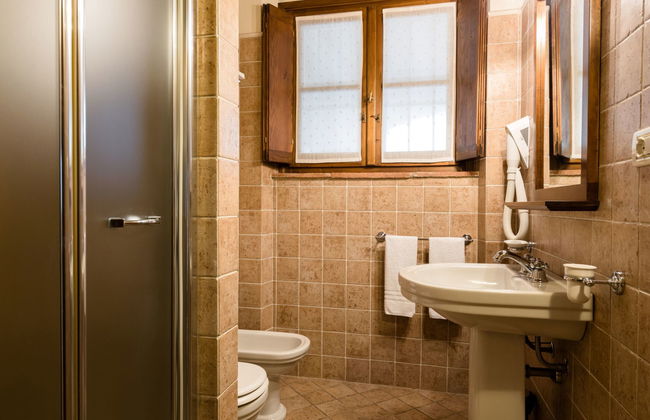 2 bedroom Apartment in Desenzano del Garda with swimming pool and garden - Photo 10