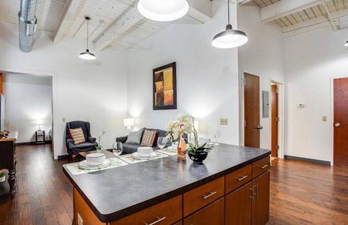 Centric NY Style Loft w/King bed - Foto 11