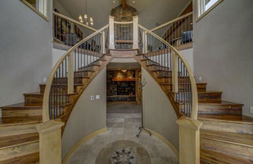Bear Discovery Custom Tamarack Estate Home by Casago McCall - Donerightmanagement - Foto 6