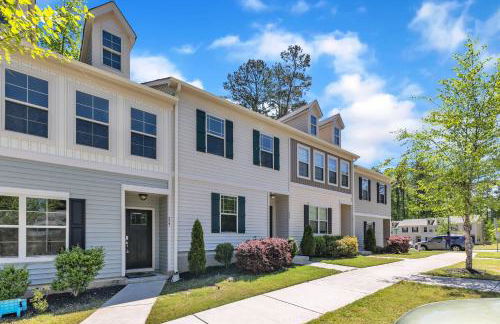 4BR Townhouse King Bed 2-Story Near NC State - Foto 38