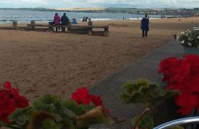 Edinburgh TWO BEDROOM apartment with free side street parking 24 hours - Foto 13