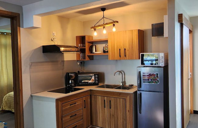 Phoenix Beach Apartments sea view - Photo 5