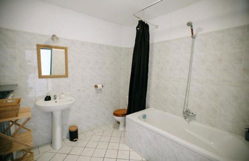 84B4 - Glycine suite in an 18th century Provencal farmhouse - Foto 17