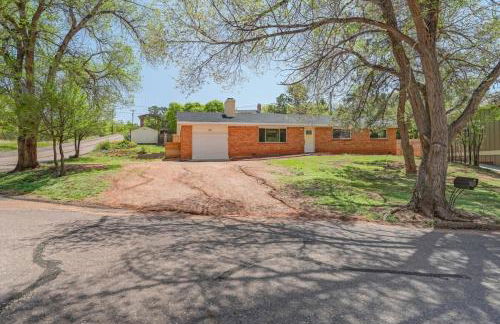 Flagstone Hall! Family Home w Scenic Views - Foto 31