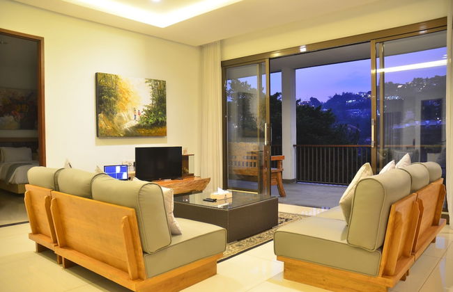 Mentari Hill View 8 BR heated pool and movie room - Photo 16